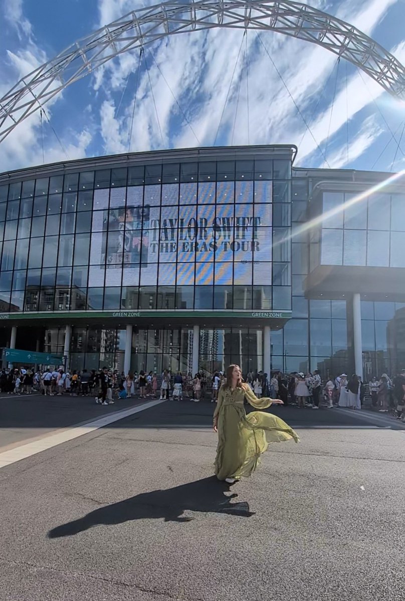 _folklorians's tweet photo. @mirrorballmia13 @taylornation13 @taylorswift13 I fear we never left 🥹🥹🫶🏼🫶🏼🫶🏼🫶🏼 LET'S GO #SwiftDay #TSTheErasTour https://t.co/wx32SY7jwO