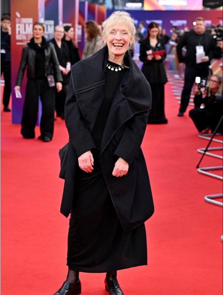 lduncanupdates's tweet image. On 12 October 2025 Lindsay Duncan attended at BFI London Film Festival for her new film H IS FOR HAWK. She stars in the film alongside Claire Foy what a treat.  😍