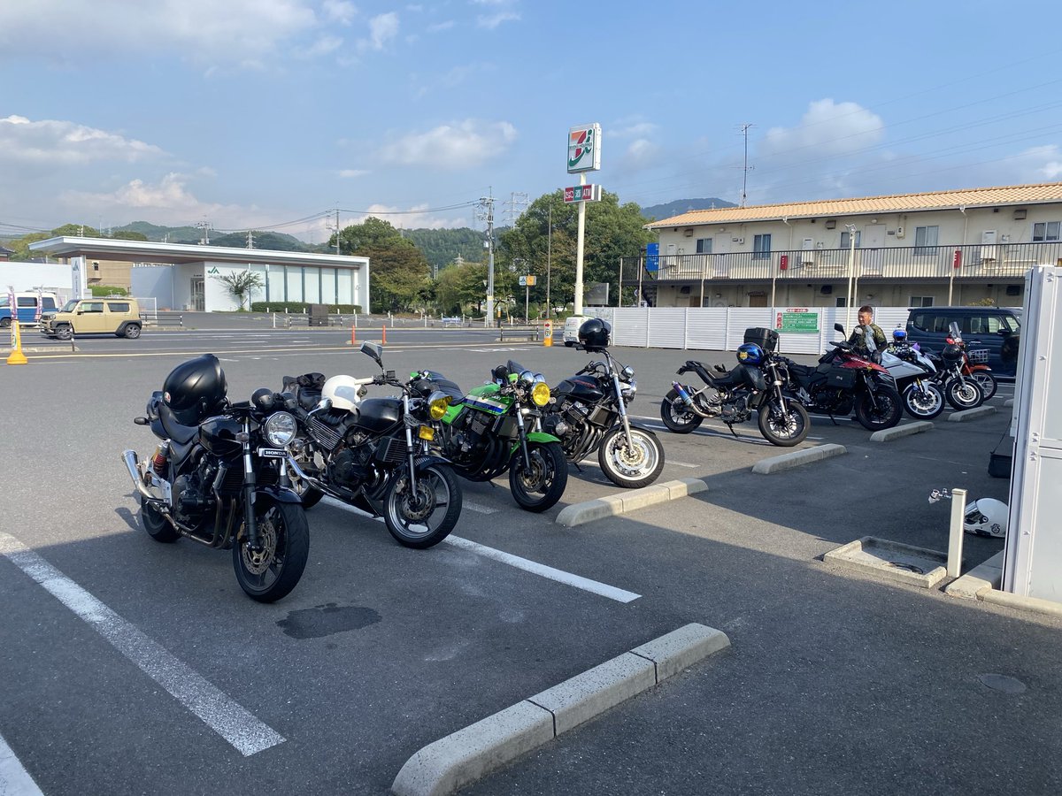 r_az3's tweet photo. ツーリング行ってきた😊 https://t.co/8jBHxkMm1e