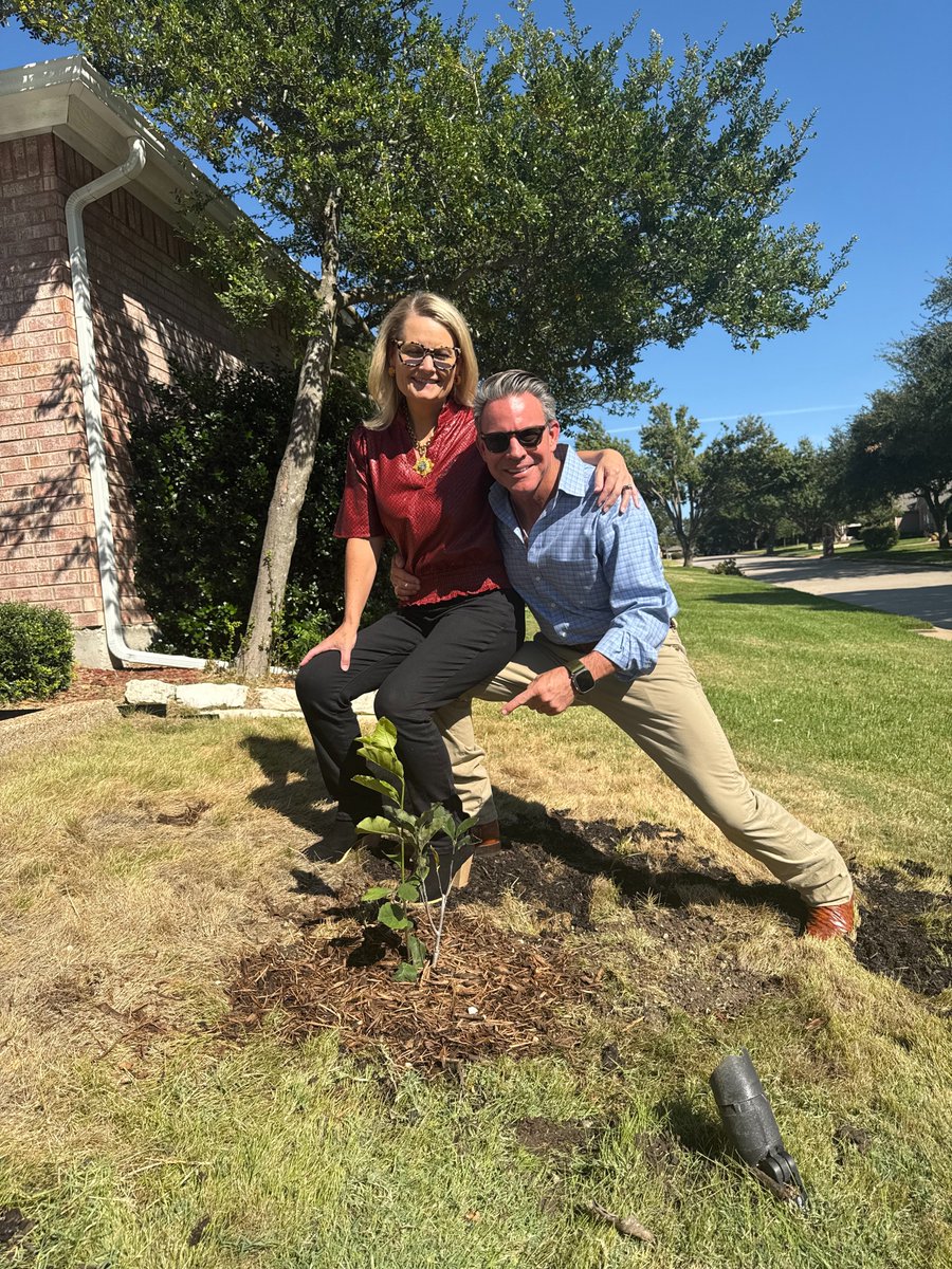 michaeldcrain's tweet image. True confession: For years, I’ve talked about “planting trees”—laying the groundwork for a future we may never see. But yesterday, I actually planted one for the first time! Thanks to @ArborDay, I received an Alexandria Magnolia to honor Joanna and our 25th anniversary.

Why this…