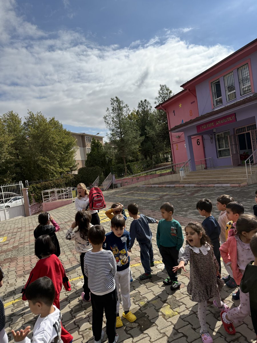 Afet Acil Durum Tahliye Tatbikatı. #AfetlerveDayanıklılıkAyı #AfetRisklerininAzaltılmasıGuenue #afetlerehazırlık <a href="/BatmanilMEM/">Batman İl Millî Eğitim Müdürlüğü</a> <a href="/yasarciger/">yasar ciğer</a>