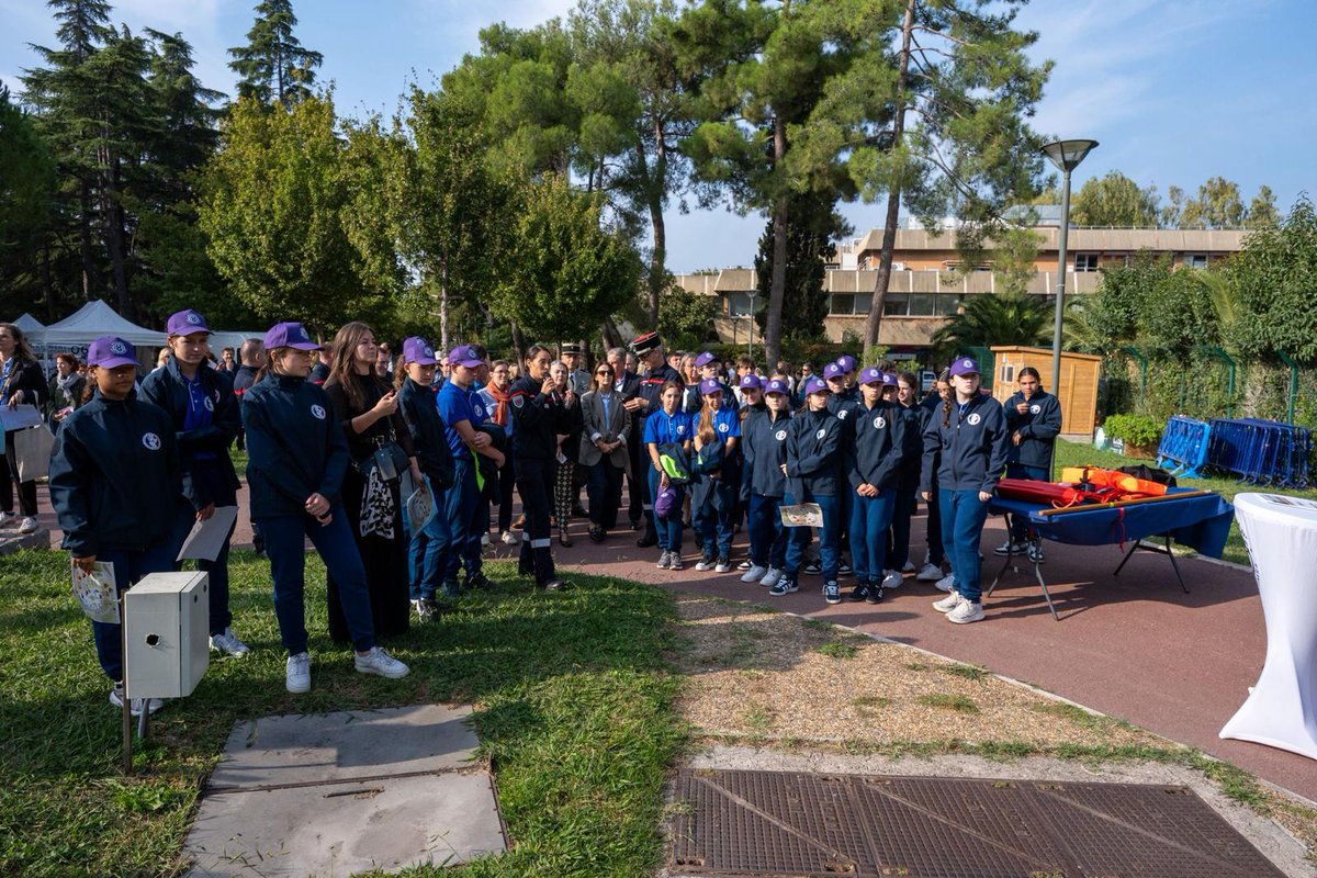 🚨 Retour sur la Journée départementale des risques majeurs – “Tous acteurs face aux risques majeurs”
 📅Lundi 13 octobre 2025
 📍Parc Arboré du CADAM – Nice

Plus de 200 collégiens et de nombreux visiteurs ont participé à cette journée exceptionnelle dédiée à la prévention et à