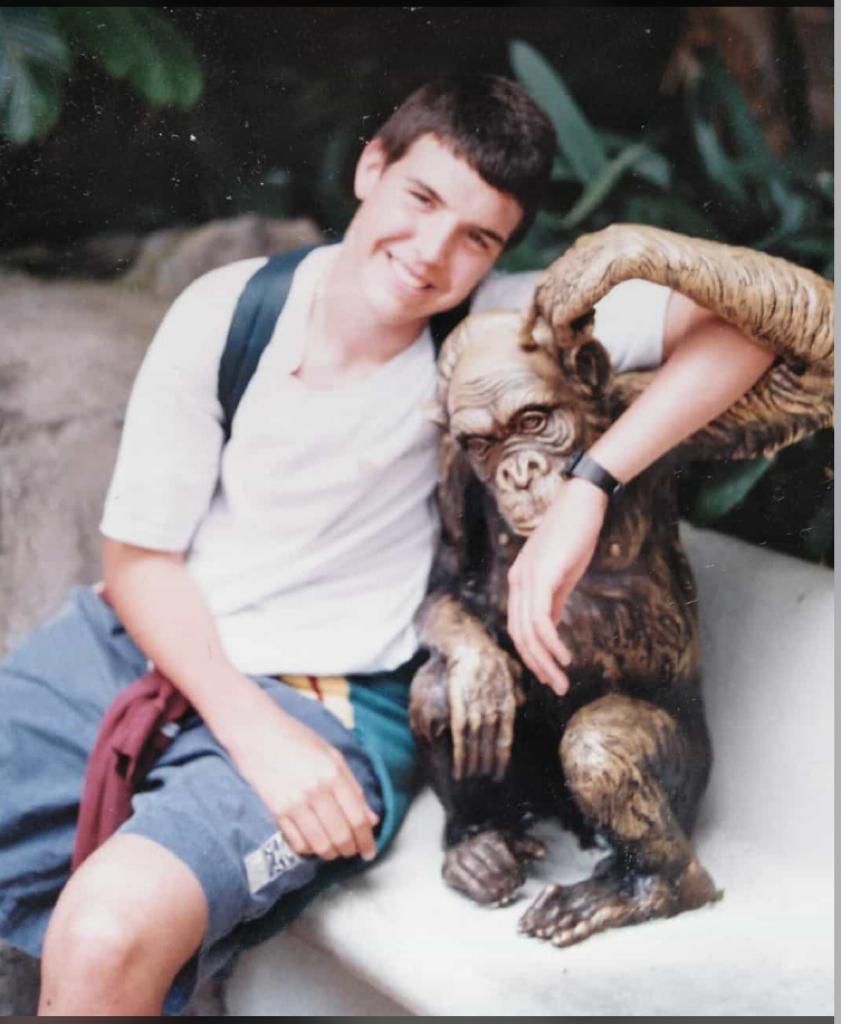 SortuBaranain's tweet image. Bi hamarkada luze utzi gintuzunetik. 
Barañaingo kaleetan eta Gasteizko kanpusean hazi eta hezia. 
Barañainek ez du ahaztuko Jarrai gazte antolakundean eta ikasle mugimenduan egindako ekarpena. 
Joxe, maite zaitugu!!
Omenaldirik onena, garaipena.