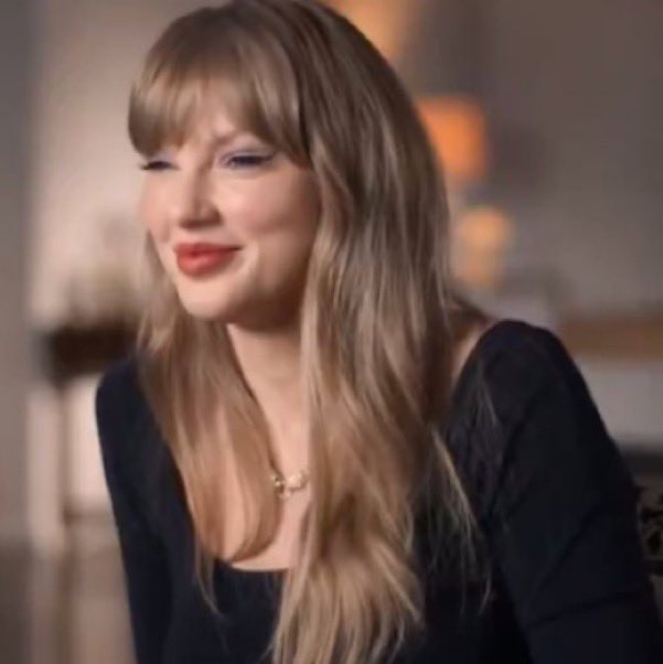 dcylightswift's tweet image. shes literally a zero year old baby deer