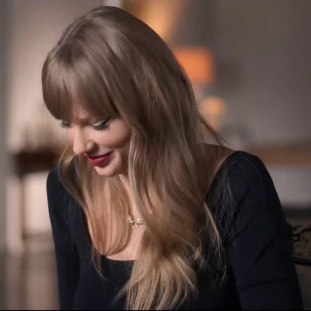 dcylightswift's tweet image. shes literally a zero year old baby deer