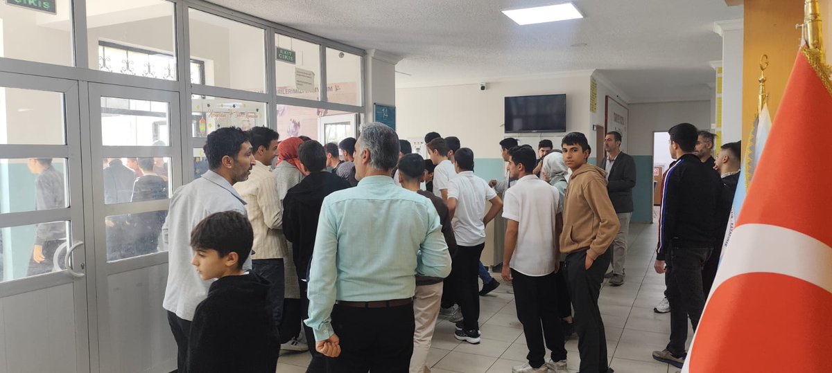 Deprem ve acil durum tahliyesi için okulumuzda tatbikat yaptık