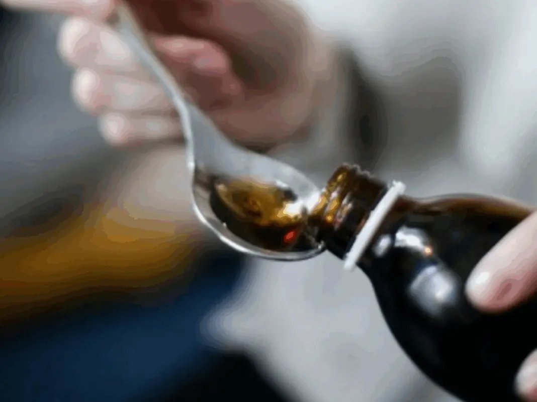 तमिलनाडु सरकार ने कफ सिरप कोल्ड्रिफ विवाद के बाद श्रीसन फार्मास्युटिकल को बंद किया

चेन्नईः तमिलनाडु सरकार ने 13 अक्टूबर, सोमवार को श्रीसन फार्मास्युटिकल कंपनी को बंद करने का आदेश दिया है। यह कंपनी मिलावटी कफ सिरप कोल्ड्रिफ बनाती थी। समाचार एजेंसी पीटीआई के मुताबिक, सरकार ने इसका