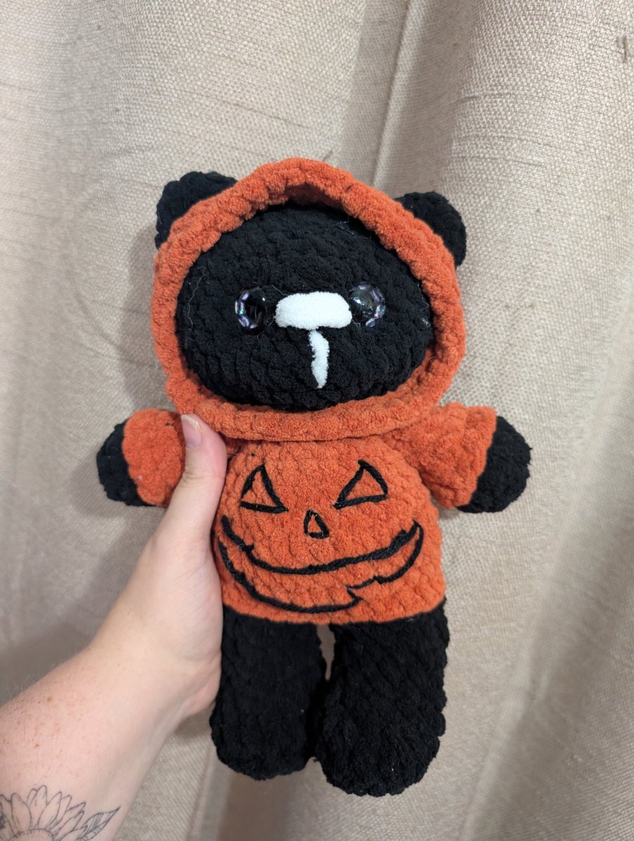 Freaking_Smile_'s tweet photo. Halloween teddy bear popping off! https://t.co/ENUcfER2ru