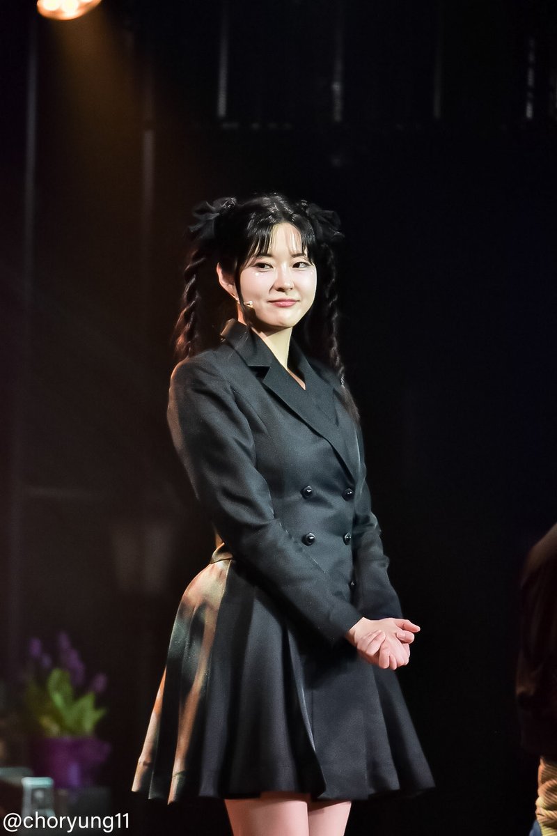 [20251012]
번 더 위치 무대인사
한재아 배우님
아이돌러브 버젼도 좋지만 마녀러브 버젼 사랑하죠~