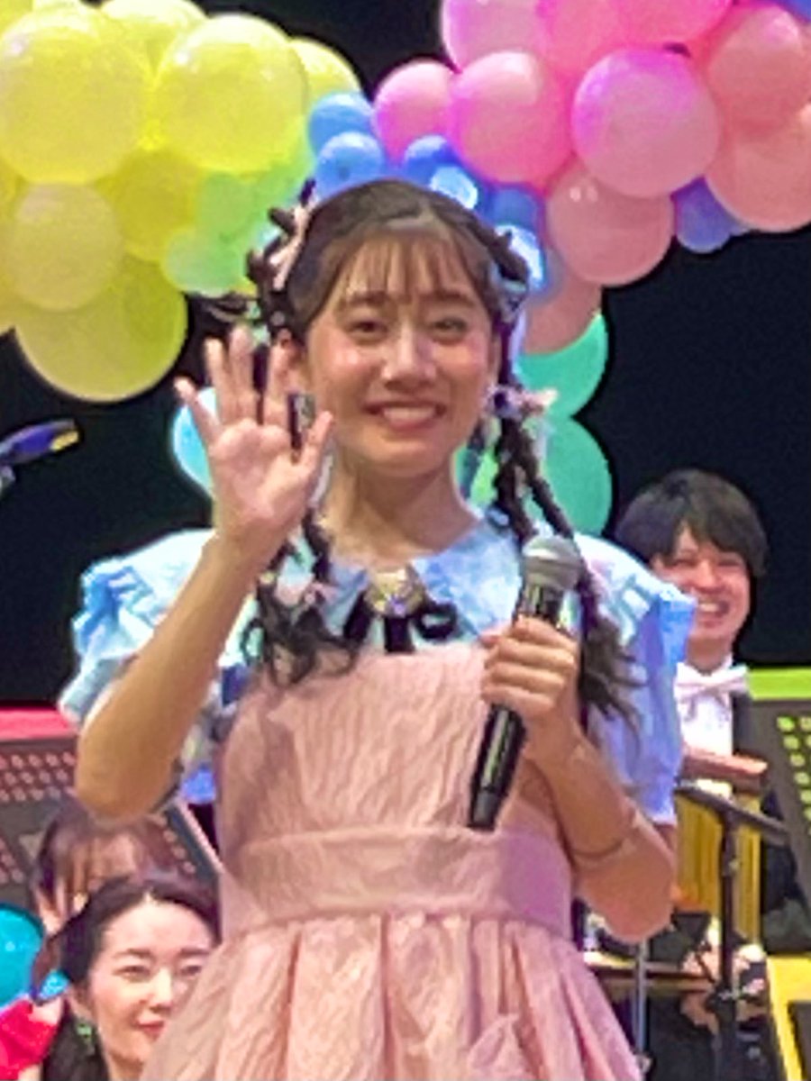 shitaso02's tweet photo. 今日は高崎こどもコンサートに行ってきました🎷🎺🎻🎶
相変わらずの楽しい空間にほっこり、心がワクワクするコンサートでした。
素晴らしい演奏はもちろんのこと、あっちゃんとベイビーブーさんのハーモニー、温かい歌声に2公演とも涙、涙、、（画質もガビガビで涙www）
今年も行けてよかったです🥲♡ https://t.co/5Oe6Cj0OEq