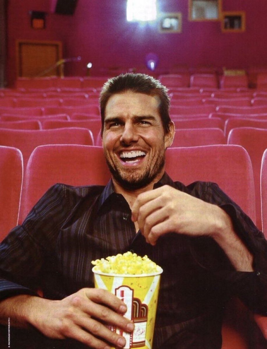 skywalkerlikeme's tweet image. going to the cinema alone feels like this