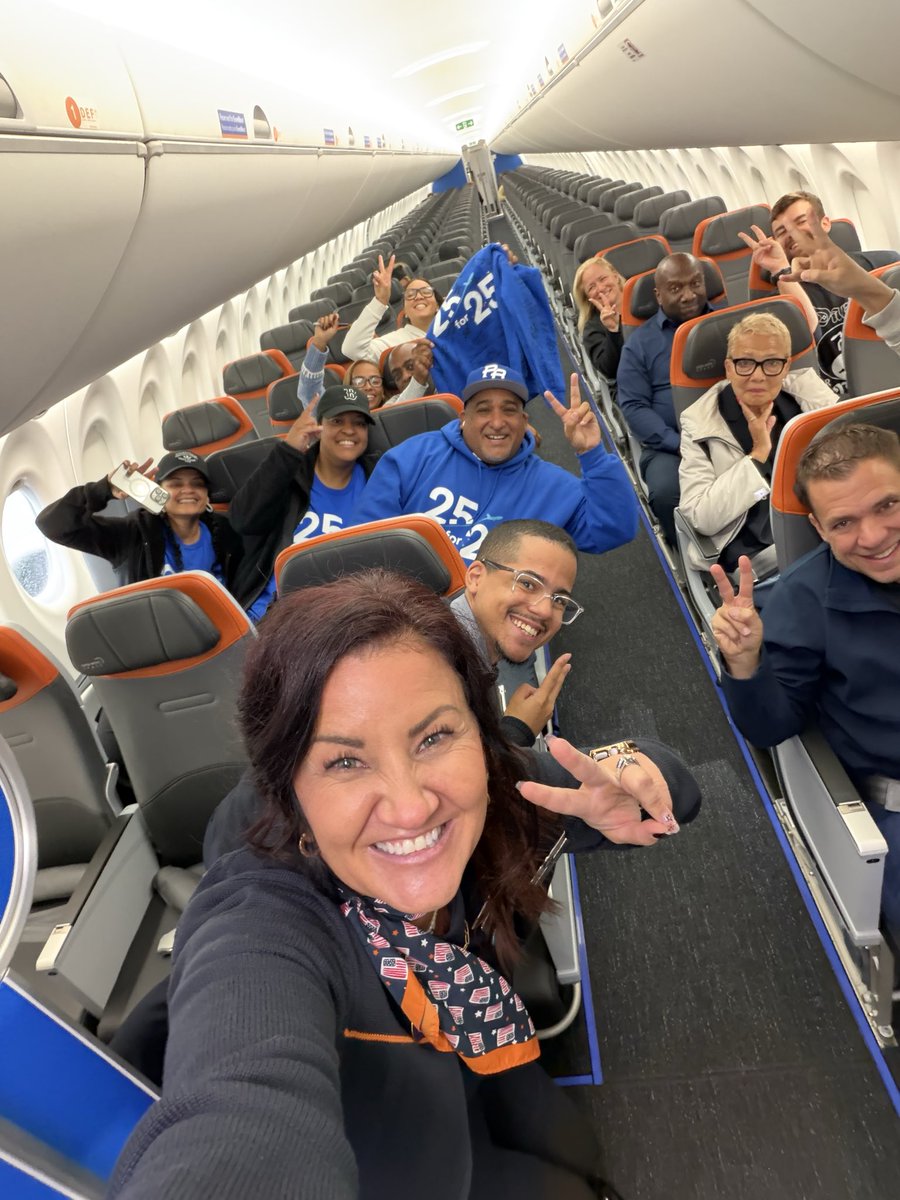 iamkuchifrito's tweet photo. @JetBlue This flight BOS-MVY 10/13 Flight #1324. This crew absolutely takes the #1 spot. Holy Sheeps! Mandy and Rhenny were SOOOOOOO AWESOME! This is literally a #25for25 flight π βοΈ The energy on this flight is so gas right now! π https://t.co/IKTPPLlX21