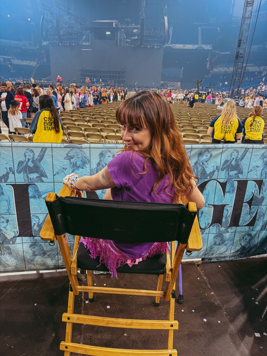 well this is the best #SwiftDay in a while 🥹 eras tour i will always love you!!!!!!!!!!!!! ❤️‍🩹