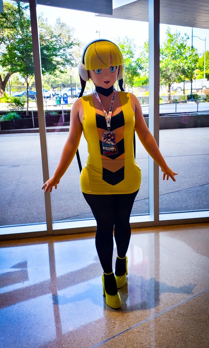 Let’s kick off the week with a spark! ⚡💛
Hope your week is as electrifying as Elesa!
What’s powering you up this week? ⚡

🎭<a href="/goukaou/">Goukaou kigurumi studio</a> 

#cosplay #latex #pokemon