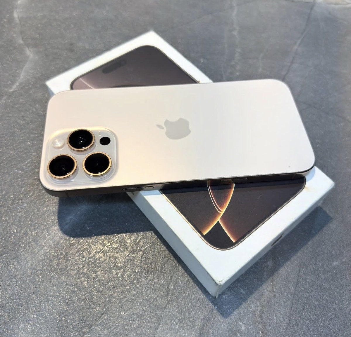 kylezvidzai's tweet photo. 😂 Silver and gold I have none,
💸 Money? I don’t have that either!
But this phone shines brighter than a diamond 💎📱
Please come buy it before my landlord remembers me again 😭🙏
iPhone 16 Pro Max | 256GB | BH 100% | $1350 🔥
#ForSale #iPhoneDeals #CleanPhones https://t.co/CmLd26W79d
