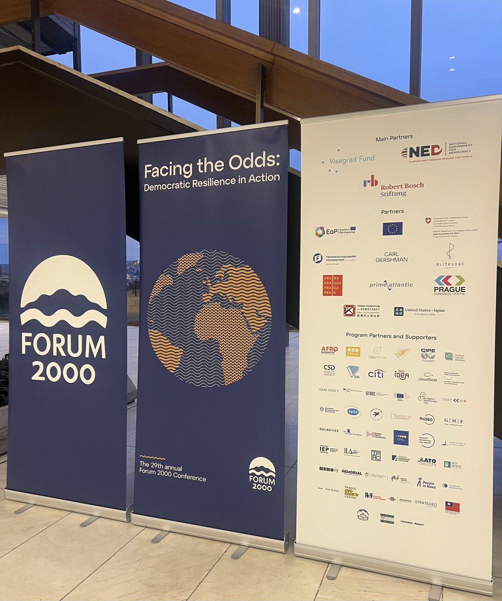 Inició el 29° Congreso de Forum 2000 en Praga “Afrontando las adversidades: la resiliencia democrática en acción”, con la ceremonia del Premio Internacional al “Coraje y la Responsabilidad” concedido a Mzia Amaglobeli del Movimiento de Resistencia en Georgia.
#DemocraciaDigital