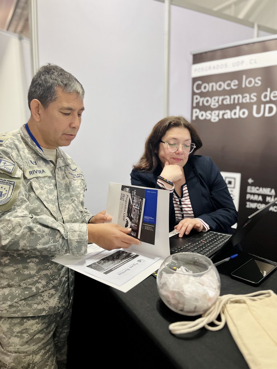 udp_cl's tweet image. #VespertinasUDP | 🗣️La Universidad Diego Portales, a través de las Escuelas Vespertinas y Posgrados UDP, participaron en la “Expo Bienestar 2025”, organizada por la División de Bienestar Social (DBS) de la Fuerza Aérea de Chile (FACH)🤩
Conoce más en carrerasvespertinas.udp.cl/escuelas-vespe…📲