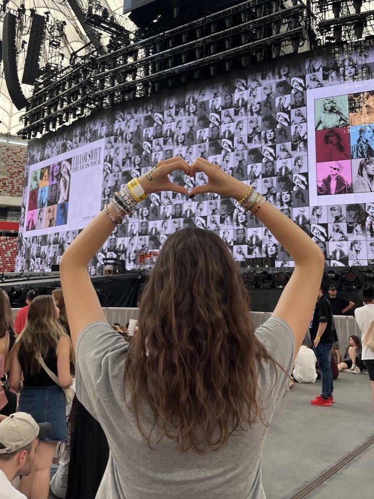 whitewineswift's tweet image. eras tour forever ♾️🫶🏼 

#SwiftDay @taylornation13