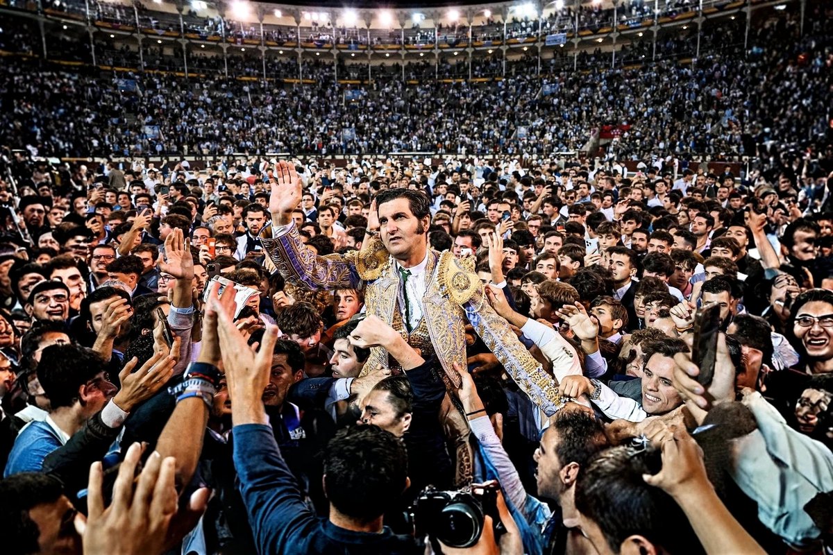 Madrid, 12 de Octubre de 2025. Día de la Hispanidad. Se va el mejor torero de la historia. No me lo quiero creer. El silencio me invade. Morante se ha cortado la coleta. ¿Y ahora qué? El vacío que deja es irremplazable. Se lleva consigo parte de mi, de... instagram.com/p/DPv3IvqDAj6/…