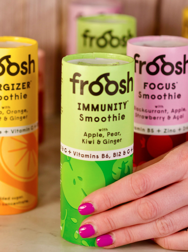 chocsdirect's tweet image. Winter’s got nothing on you🍏💚
Shop #Froosh Immunity Smoothie, which is a blend of apple, pear, kiwi &amp;amp; ginger, boosted with vitamins B6, B12 &amp;amp; C to help your immune system stay strong while the chill sets in.
No concentrates. No nonsense. Just 100% fruit and functional vitamins.