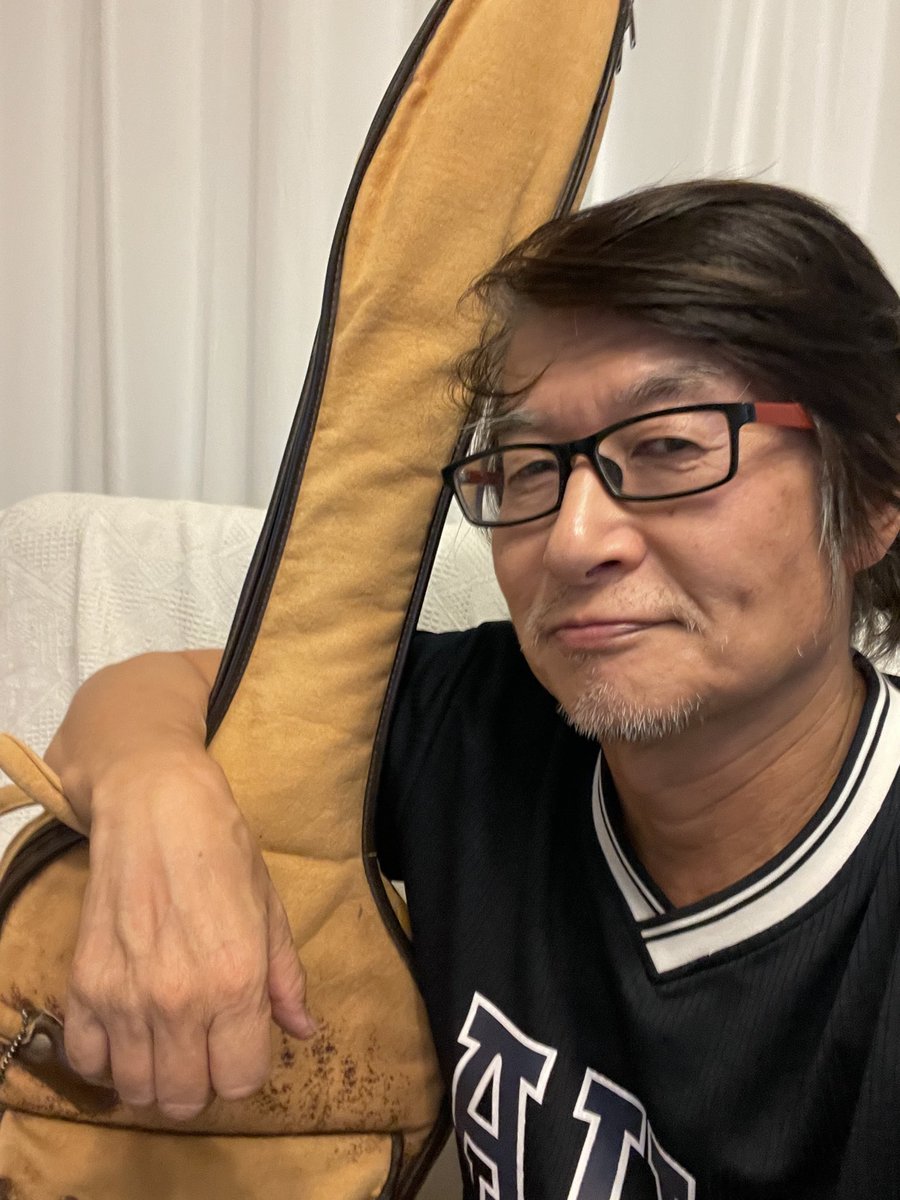 今週17日(金)にツイキャスにて、
Velo武田プライベート配信やりまーす！
#佐藤和久 くんも参加してくれます！……たぶん。
#ダンディ商会