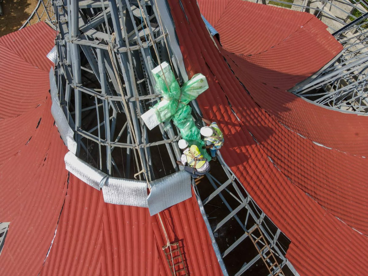 _oradgroup_'s tweet image. They may not stand on the podium, but they make the difference.
Every structure we build carries the fingerprints of countless hardworking hands,  the ones mixing, measuring, lifting, and perfecting.
#construction #team #structures #updates #progress #oradgroup #fdgafrica