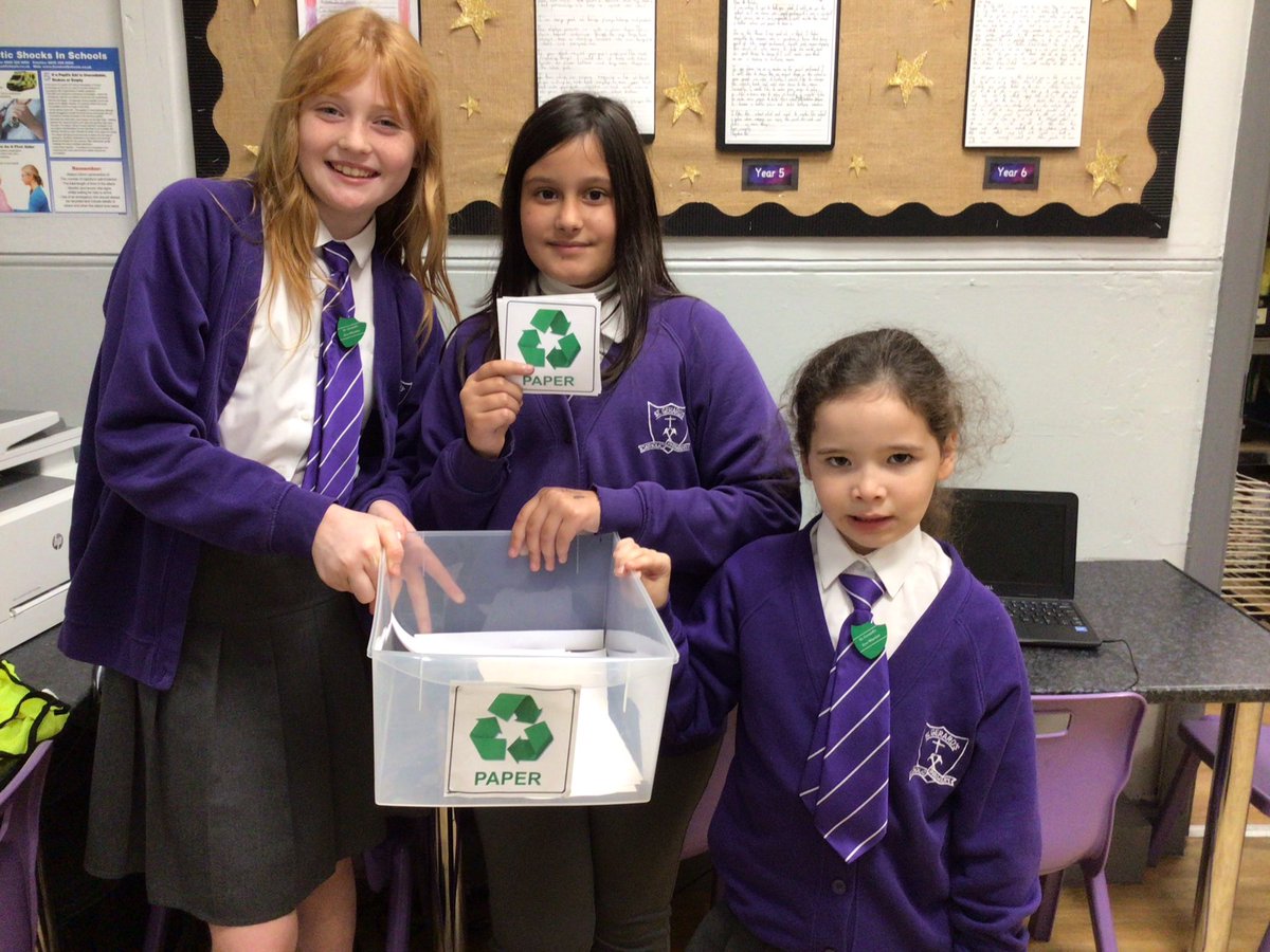 StGerardsWidnes's tweet image. To kick start #RecycleWeek 2025 our fantastic Eco warriors were presented with their new badges and held our first meeting. We discussed how we can join in with #RescueMeRecycle gang and have pledged to recycle scrap paper from each class. We hope to make a difference. ♻️