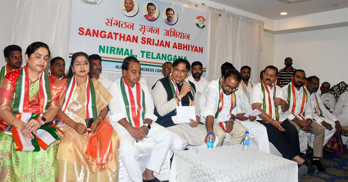 ajaydharamsingh's tweet image. ಇಂದು ತೆಲಂಗಾಣ ರಾಜ್ಯದ ನಿರ್ಮಲ್ ಜಿಲ್ಲೆಯಲ್ಲಿ ಆಯೋಜಿಸಲಾಗಿದ್ದ ಸಂಘಟನ್ ಸೃಜನ್ ಅಭಿಯಾನ ದಲ್ಲಿ ಸಕ್ರಿಯವಾಗಿ ಪಾಲ್ಗೊಂಡೆ. ಈ ಮಹತ್ವದ ಅಭಿಯಾನದ ಭಾಗವಾಗಿ, ಜಿಲ್ಲಾ ಮಟ್ಟದ ಬೃಹತ್ ಸಭೆಯನ್ನು ಉದ್ದೇಶಿಸಿ ಮಾತನಾಡಲಾಯಿತು.
ಸಂಘಟನೆಯ ಬಲವರ್ಧನೆ ಮತ್ತು ಪಕ್ಷದ ರಚನಾತ್ಮಕ ಕಾರ್ಯಗಳ ಕುರಿತು ಪ್ರಮುಖ ವಿಚಾರಗಳನ್ನು ಮಂಡಿಸಿ, ಸ್ಥಳೀಯ…