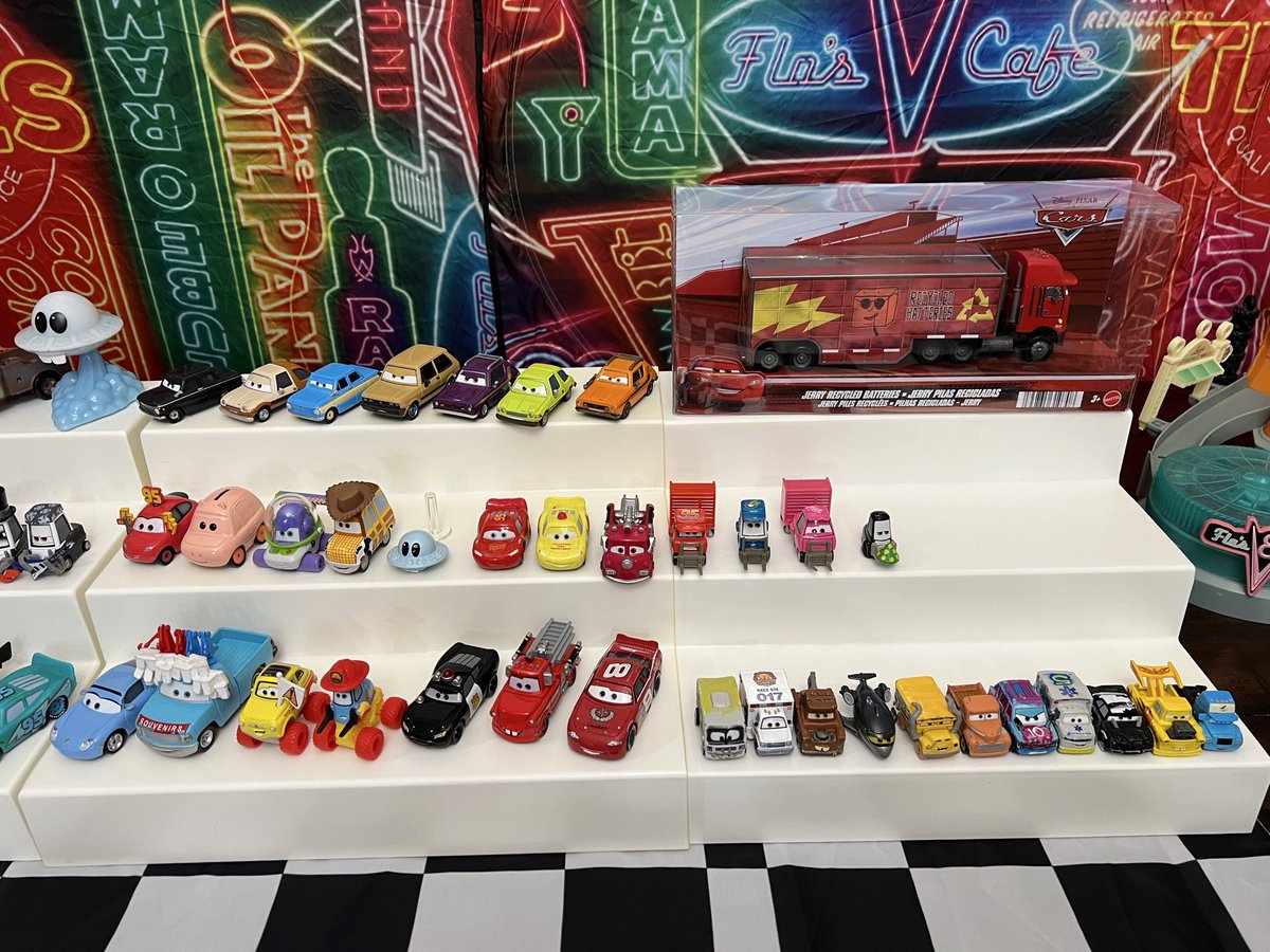 Bryangar33's tweet photo. Huge Show This Tuesday at 7pm Central! https://t.co/bRtgyUBPZX 
#disney #disneycars #pixar #mcqueen https://t.co/FjVR5PJtaU