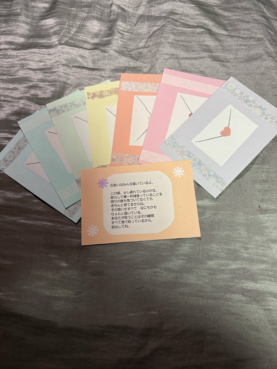 ChampClair175's tweet photo. 『天国からのメッセージ』（←インチキオラクルカードともいうw）出来ました❣️
天国（亡き人）から『こんなお便りが届けばいいな』の思いを込めて、たくさんの遺族さんから寄せられた50通のメッセージです。10月19日カードを引いてみませんか？ https://t.co/KxKlPCi6CF