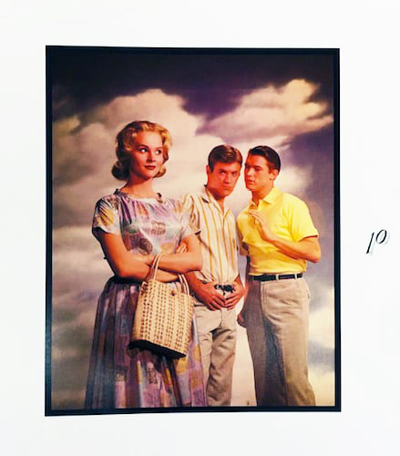 ダイアン・キートンが亡くなった。女優以外に、この人には別のすごい才能があった。
自身、写真も撮るが、1950〜60年代に宣伝用に使われた奇妙な写真を見つけ出し、編纂して本にした。

83年の『Still Life』は、古い映画のスチル写真に潜む奇妙さを抽出した写真集..（1
mondomodern.thebase.in/items/118493197