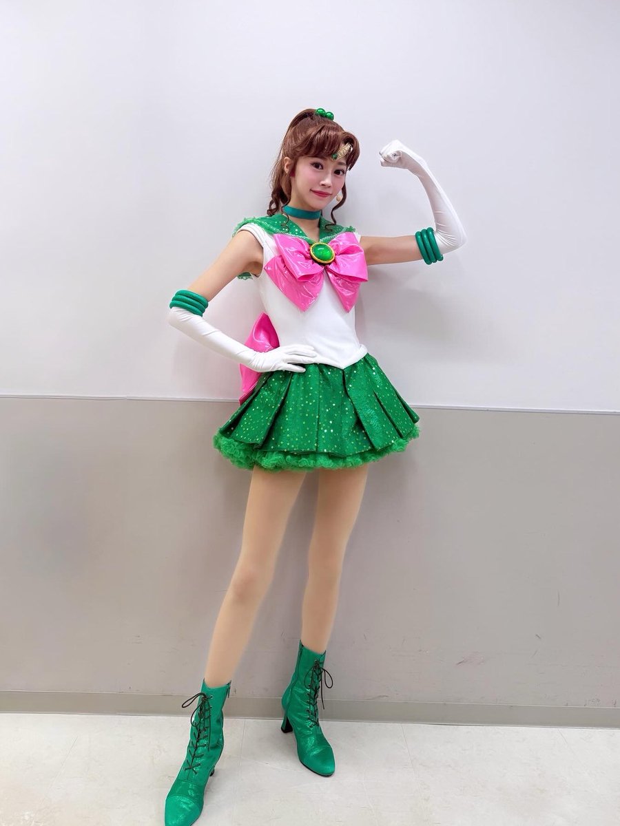 #SailormoonTheSuperLive 日本凱旋公演

大千穐楽ありがとうございました！！💚
またセーラー5戦士として皆さんに
お会いすることができて本当に幸せでした！！

この4人といつも沢山の愛をくださる皆さんが
心から大好きです。また絶対に会おうね！

セーラージュピター/木野まこと  松村キサラ ⚡️
