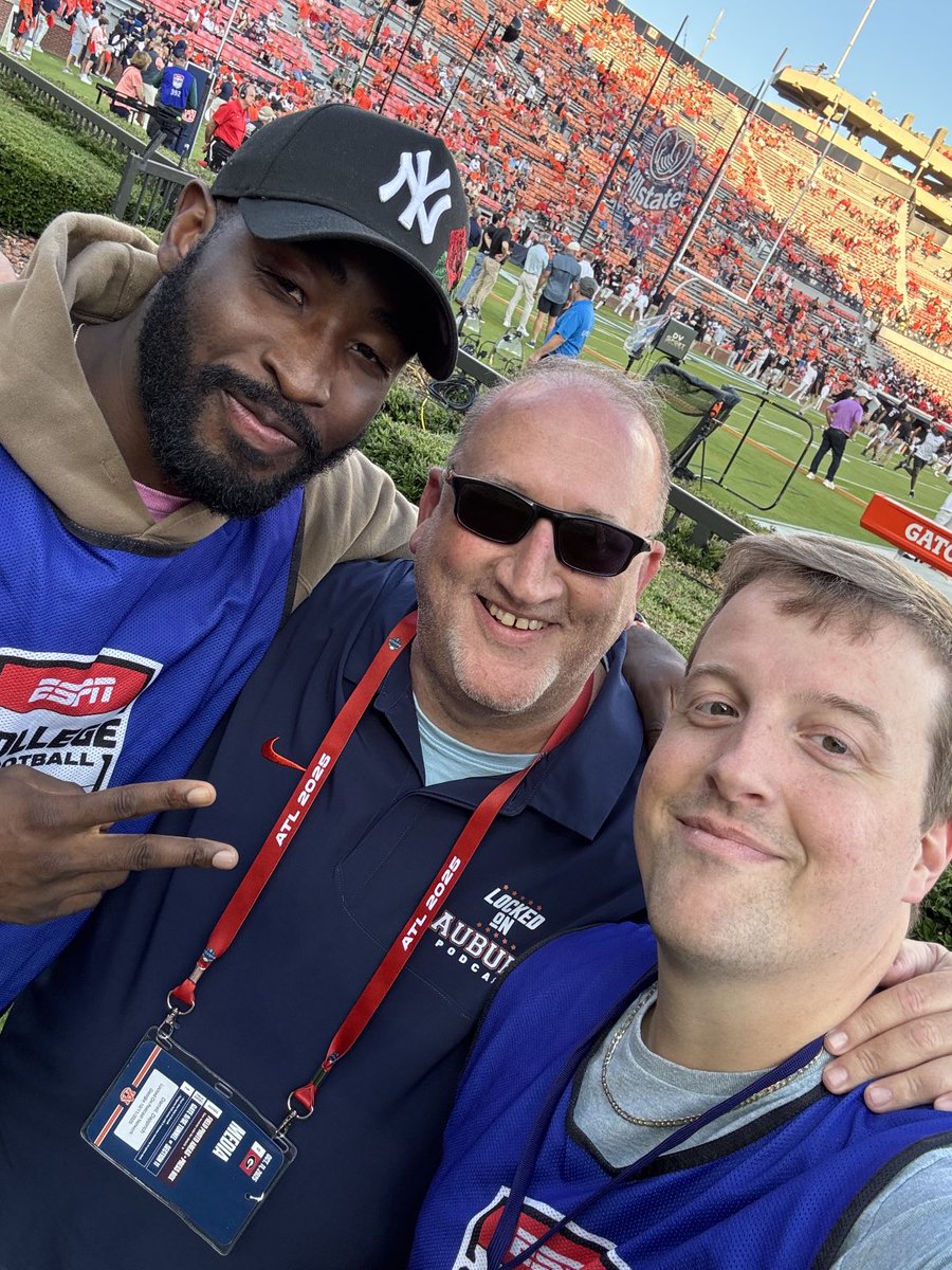 dapp6410's tweet image. One of the joys of coaching is running into your former players. Couple of state titles represented here…