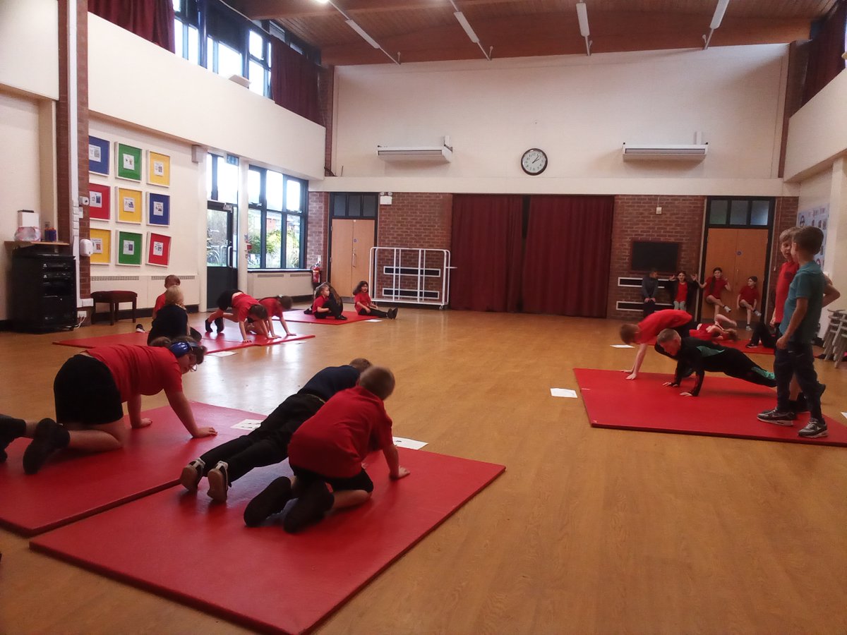 Today in our PE we are working on all different components of fitness including stamina, strength, flexibility and speed! #wbjspe <a href="/HarbourLearning/">Harbour Learning Trust</a> <a href="/WBJJuniorSchool/">William Barcroft Junior School</a>