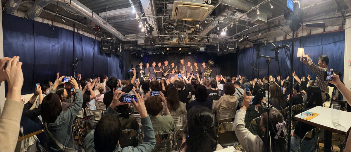 体力お化け？唇お化け？たちの記者会見行ってきた🚩
AIで人増やしたみたいな光景。笑
#WindWorks