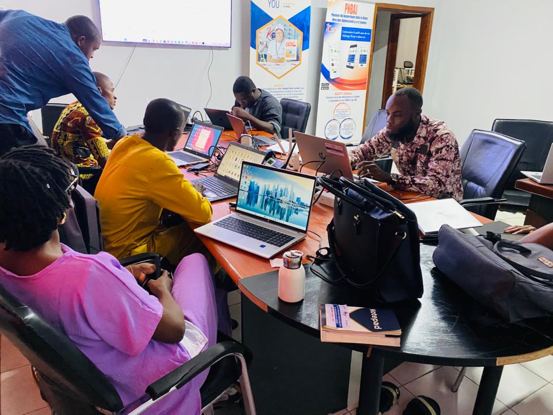 YOU FONDATION GUINÉE (@youfgn) on Twitter photo Formation digitale en cours avec CISTRA SARL pour les membres de la You fondation Guinée.  L'équipe acquiert des compétences pour une gestion autonome de Kouyé, notre plateforme numérique de promotion des  DSSR et de lutte contre les VBG.
#PNBAJ #Kouyé #Enabel Formation digitale en cours avec CISTRA SARL pour les membres de la You fondation Guinée.  L'équipe acquiert des compétences pour une gestion autonome de Kouyé, notre plateforme numérique de promotion des  DSSR et de lutte contre les VBG.
#PNBAJ #Kouyé #Enabel