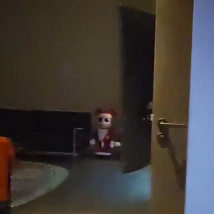 myyouwithjk's tweet image. vmin's apartments are interesting.