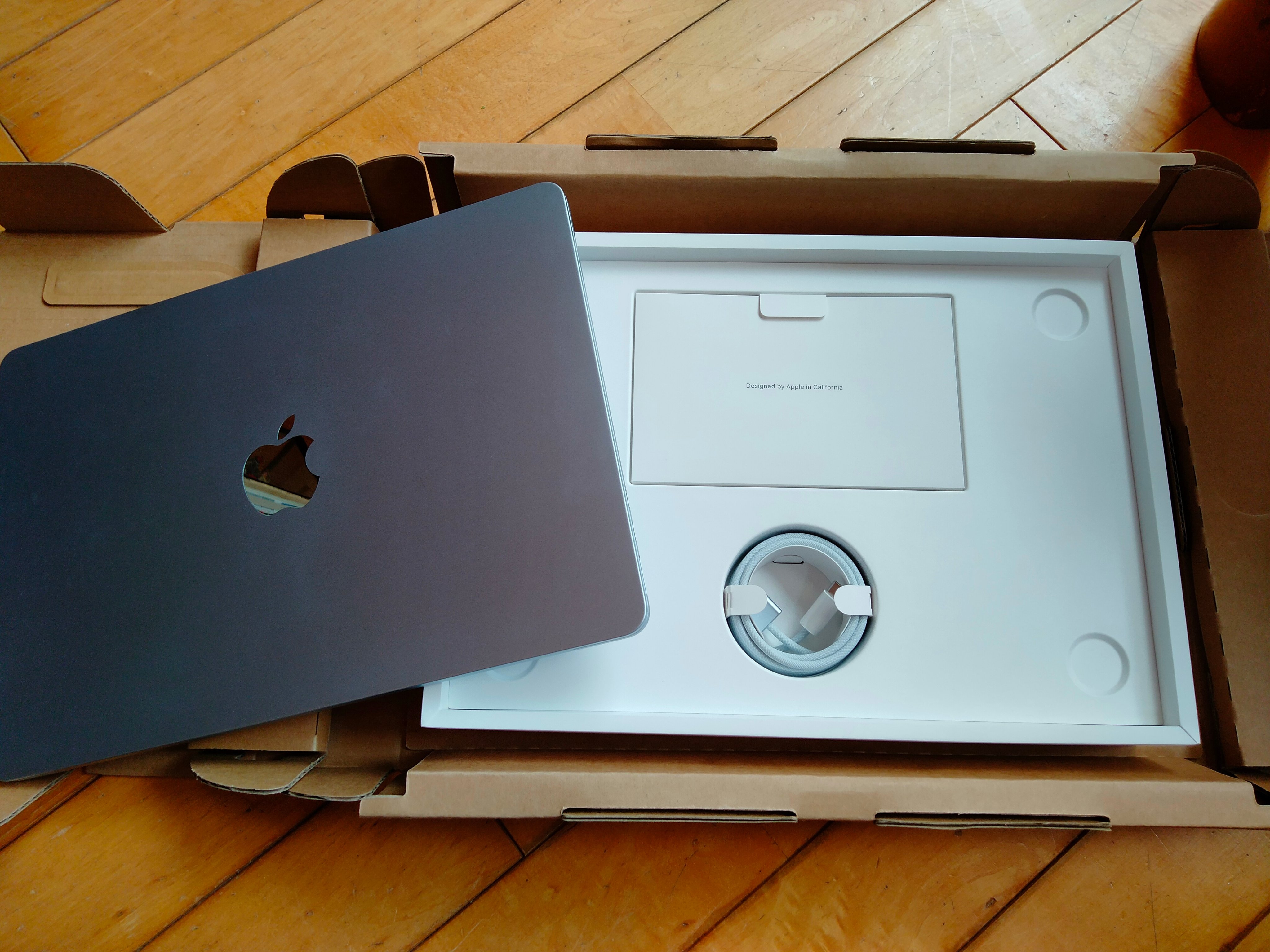 MacBookAir - Search / X