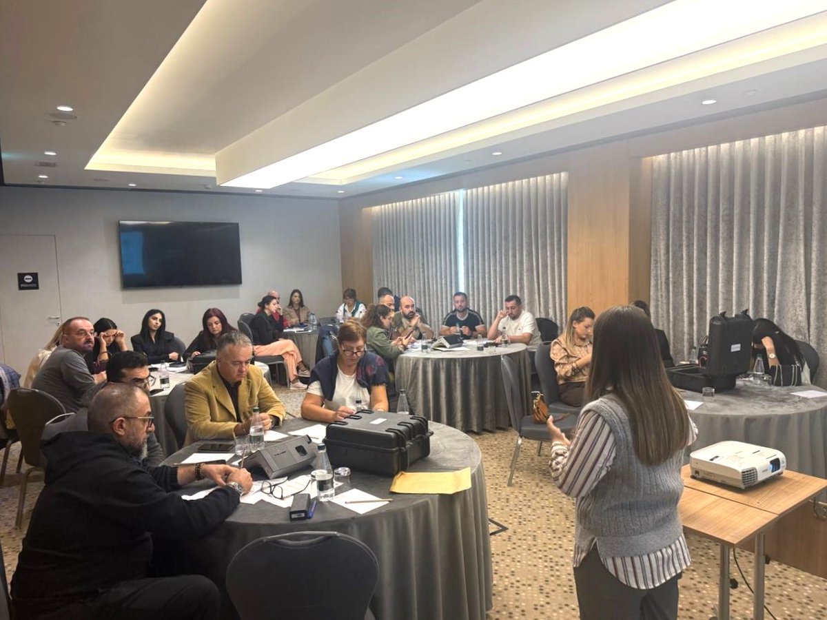 🇦🇱🗳 #zgjedhje5bashki – <a href="/KQZShqiperi/">KQZ Shqipëri</a>  trajnoi trajnerët që do të angazhohen në trajnimin e administratës zgjedhore në zgjedhjet e datës 9 Nëntor 2025. Gjithashtu, u trajnuan edhe mbikqyrësit e operatorëve të pajisjeve elektronike të identifikimit (PEI). 

Fokusi i trajnimit ishte