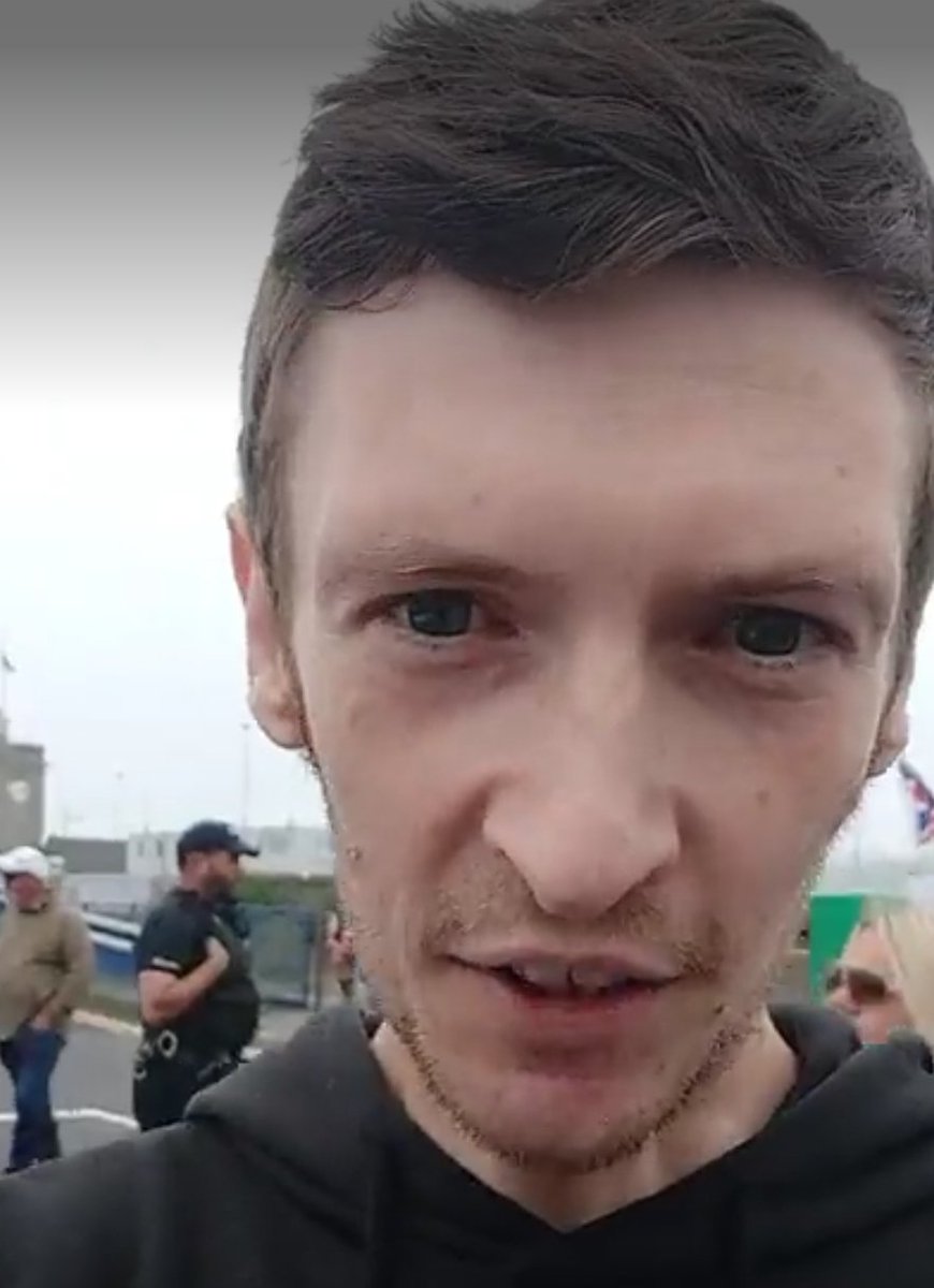DesiKing_'s tweet image. This MF looks like a Rat 😭