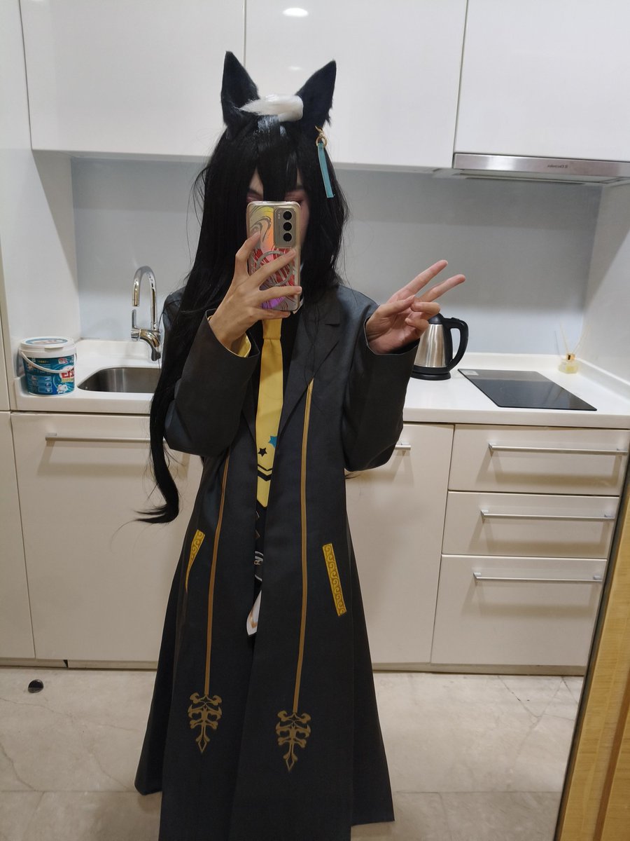 自我介绍2.0
玩一点游戏王，fps和搜打撤类游戏爱好者，超级菜，还是马批
一般路过业余coser
大号内容如你所见，想要小号请私信我 有审核🤓
是傻逼死宅
要联系方式请私信我（想必没人要？）
很穷
攒钱出黄金旅程中
我爹是曼城茶座
想找我聊天打游戏没问题，可能没空（
还有
很高兴认识大家
cos镇楼