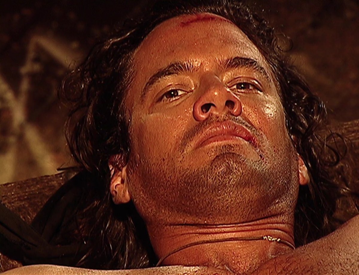 PasdeGavilanes's tweet photo. #PasiónDeGavilanes #PDG95 Juan se da cuenta de que fue Dínora la que ordenó su secuestro para evitar que se case con Norma. https://t.co/odn9FnY6nd