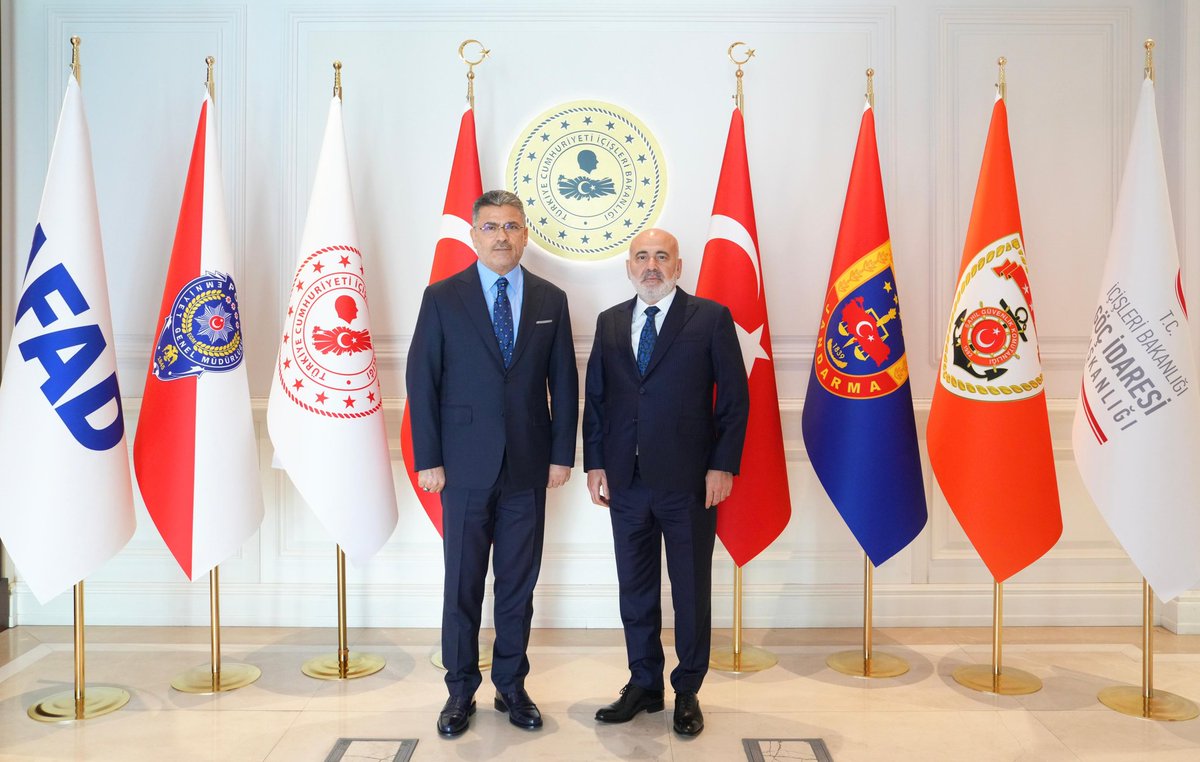 Adana Milletvekili Sn. <a href="/farukaytek/">Faruk Aytek</a>’i Bakanlığımızda ağırlayarak, Adanamızın öncelikli ihtiyaçları ve yürütülen çalışmalar hakkında değerlendirmelerde bulunduk.

Nazik ziyaretleri ve değerli katkıları için teşekkür ediyorum.