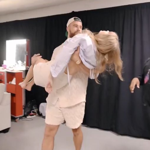 taylorswiftbr's tweet image. Nunca não estou pensando NELES.