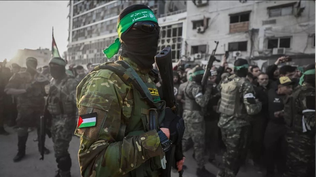 Safarnejad_IR's tweet image. ⚠️ Wounded, but Not Defeated!
🇵🇸⚡️ Hamas calls 7000 of its freedom fighters to situate & guard the regions which Israeli Terror Forces have evacuated...
5 new Governors have also been appointed for these regions.