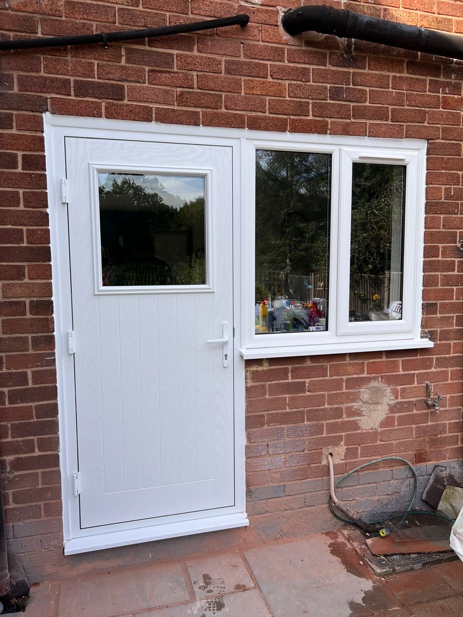 mcrwindows's tweet image. Switch it up 🔧✨

We love prepping the space for something new. Here, we transformed a window into a door + window combo. 

Free quote → manchesterwindowsltd.co.uk

#ManchesterWindows #SpaceMaximised #ChangeOfAccess #WindowsAndDoors #BeforeAndAfter #HomeTransformation