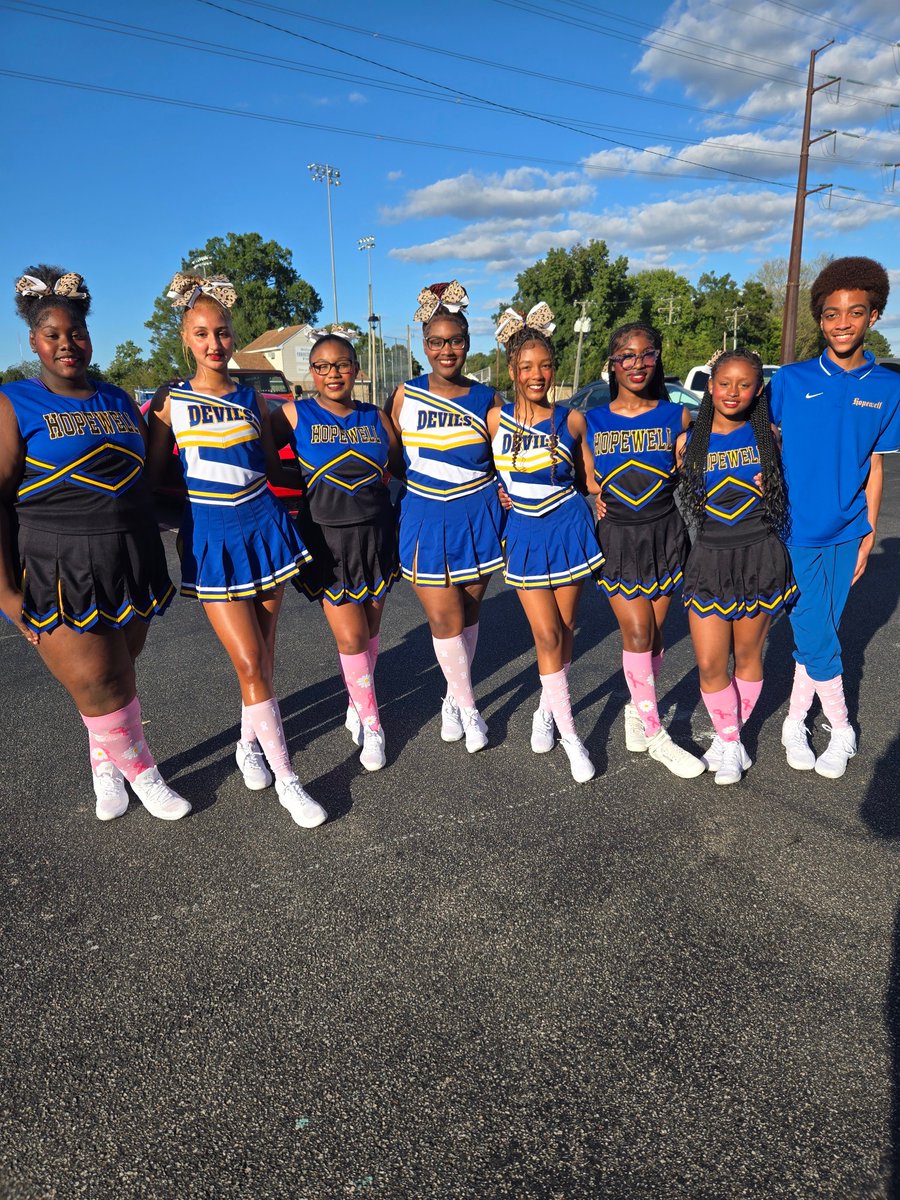 Cover1nonprofit's tweet image. @Cover1nonprofit is proud to provide cheer shoes for the Hopewell HS Cheerleading squad. Have a great season! 📣