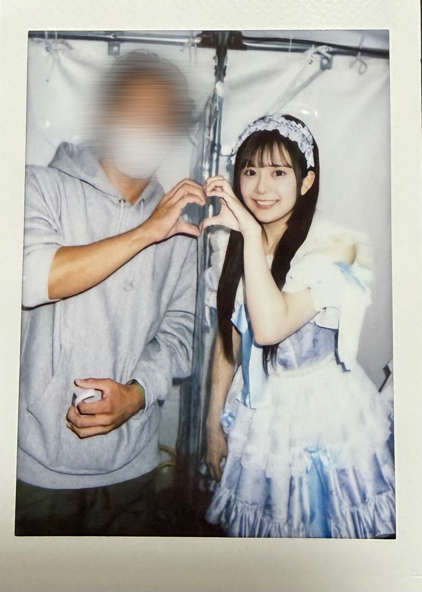 2025.10.13  ぐんまちゃんアイドルフェス

たいがって言います！
🤍「アカウントある？」
一応あります、
🤍「りん知ってるよ！」←ここで絶句

それ以降の会話の記憶はない
かわいかったことだけは覚えてる…

#鈴木花梨