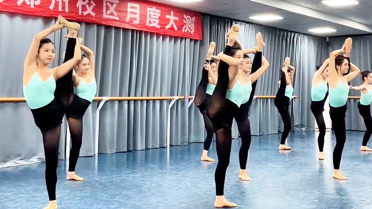 hAunLyBtJCXFkeP's tweet image. Dance flexibility and technique test 💃 🇨🇳  youtu.be/XQ3YY_fhfds
#Flexibility #split #Stretching  #girl #University #Student #art #DanceClass #yellow #orange color #Purple #pink #DanceMagicStudio38