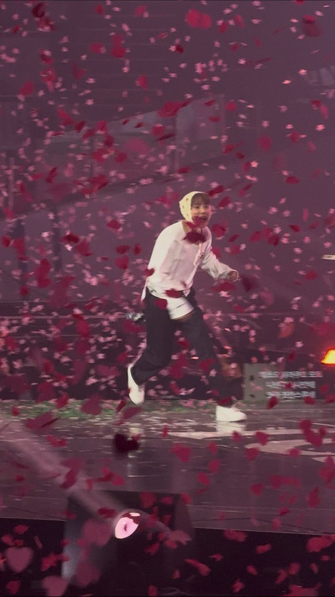 저화질의 시아준수 (@xia__cute) on Twitter photo 